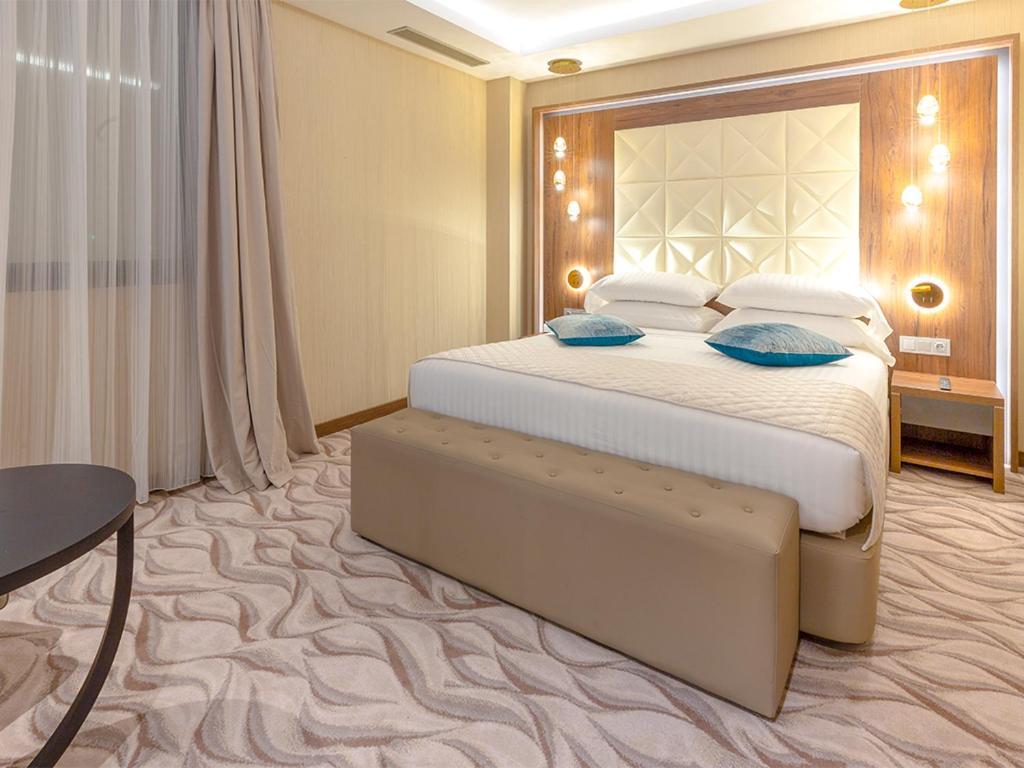Az Hotels Grand Oran Es Senia Bagian luar foto